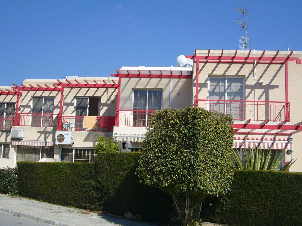 Appartement Santa Barbara Complex à Limassol Extérieur photo